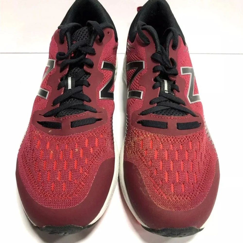 New Balance Men's Fresh Foam Cross Trainer V1 Red Sneaker, Size 11D